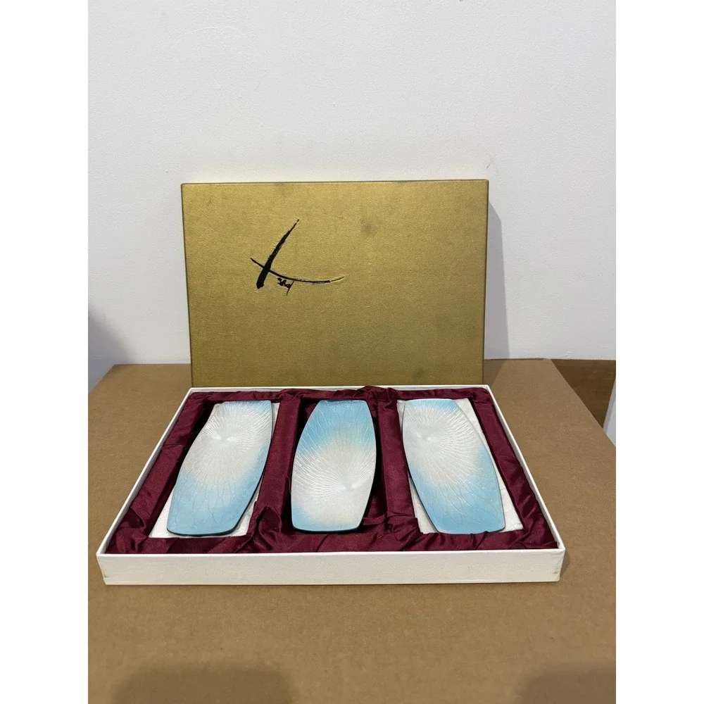 Japanese Handmade Enamel Oshibori Towel Tray Set 3 Blue White Gradient 7in